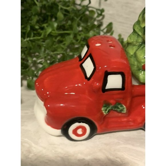Red Pickup Truck With Christmas Tree Holiday Decor Salt & Pepper Shaker Set D5 - Picture 3 of 7
